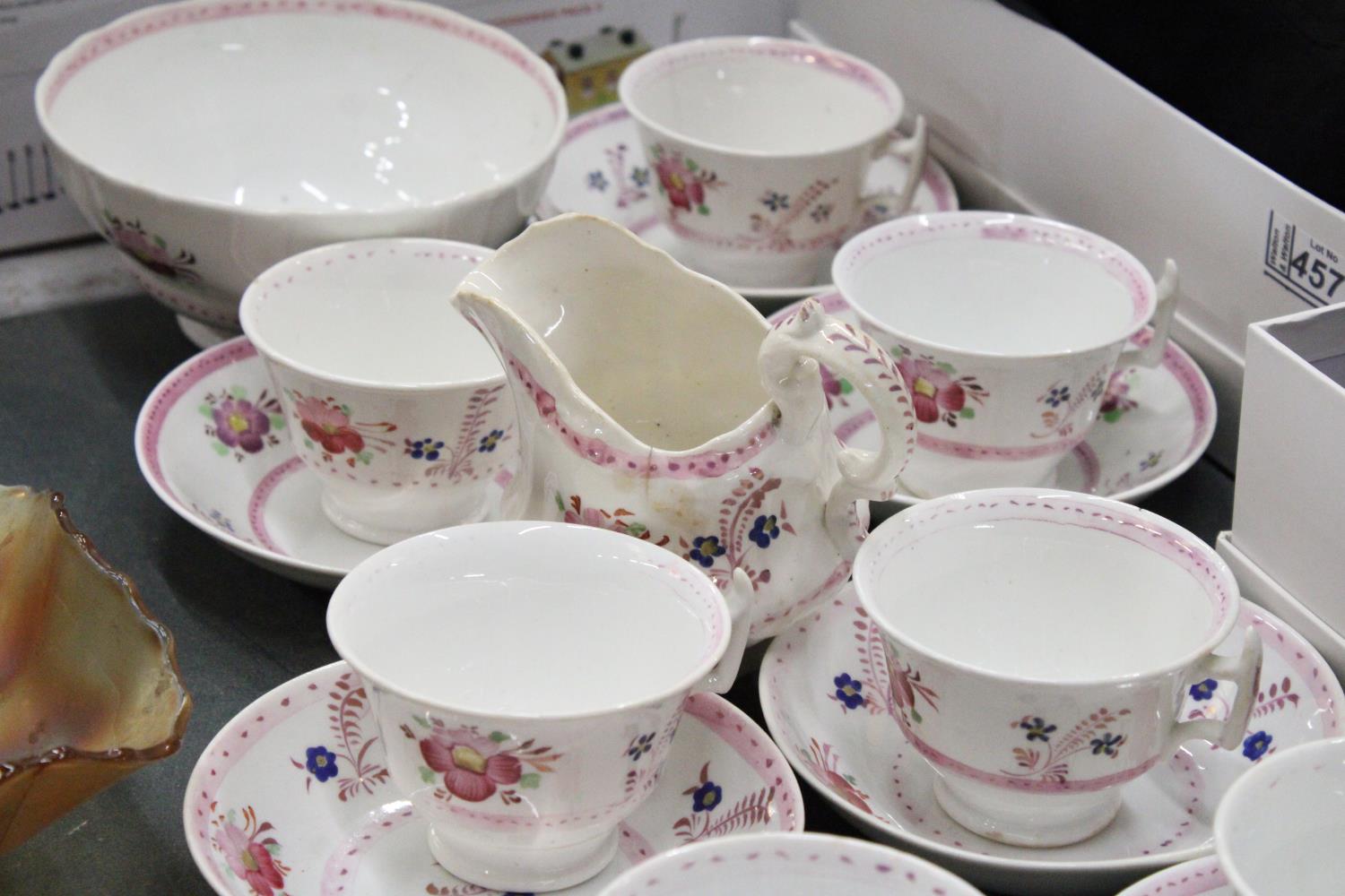 A FLORAL PART TEASET TO INCLUDE CUPS, SAUCERS, LARGE SUGAR BOWL PLUS JUG - Image 4 of 5