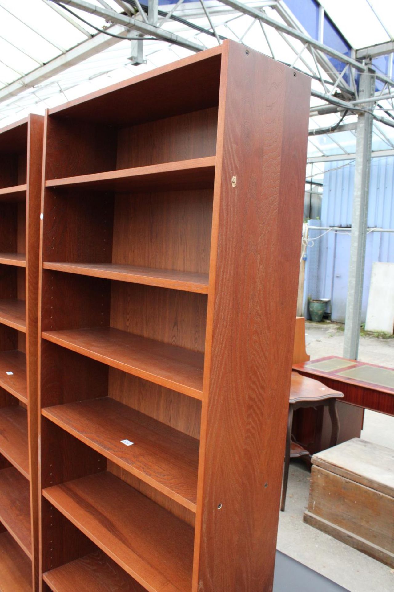 A MODERN SEVEN TIER OPEN BOOKCASE, 32" WIDE - Image 2 of 3
