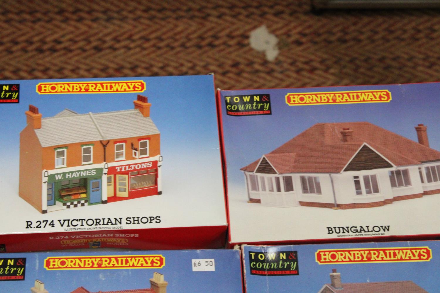 SEVEN BOXED HORNBY RAILWAY HOUSE AND SHOP KITS 00 GAUGE - Image 2 of 5