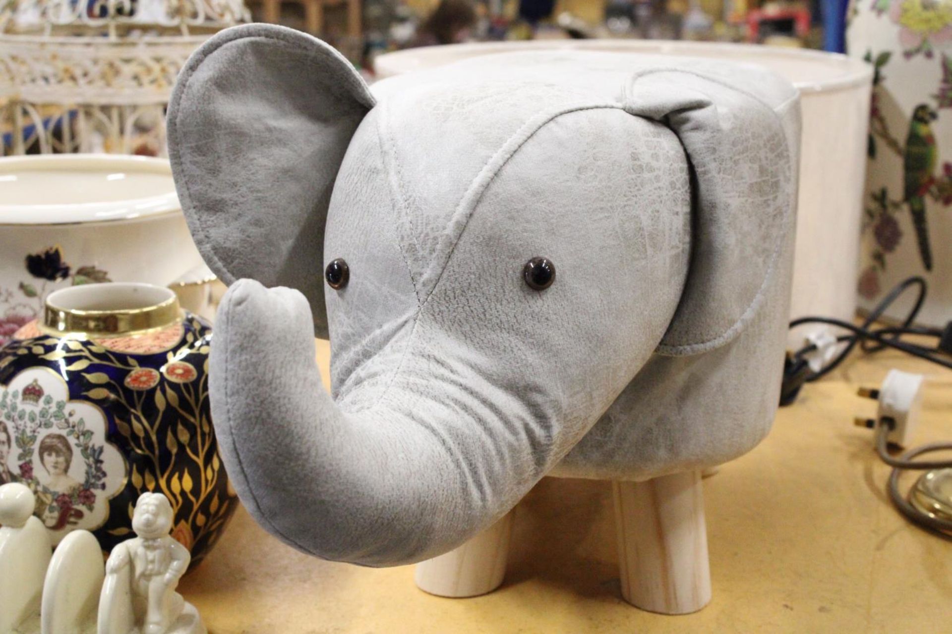 AN ELEPHANT FOOTSTOOL - AS NEW, HEIGHT 28CM, LENGTH APPROX 52CM - Image 2 of 5