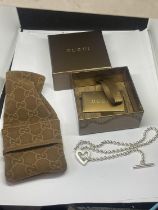 A GUCCI SILVER NECKLACE WITH POUCH AND PRESENTATION BOX