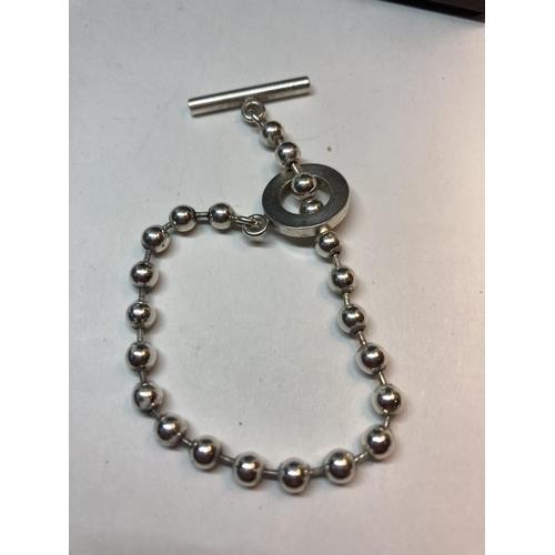 A GENUINE GUCCI SILVER BOULE CHAIN BRACELET APPROXIMATLY 18CM LONG IN ORIGINAL PRESENTATION BOX WITH - Image 2 of 2