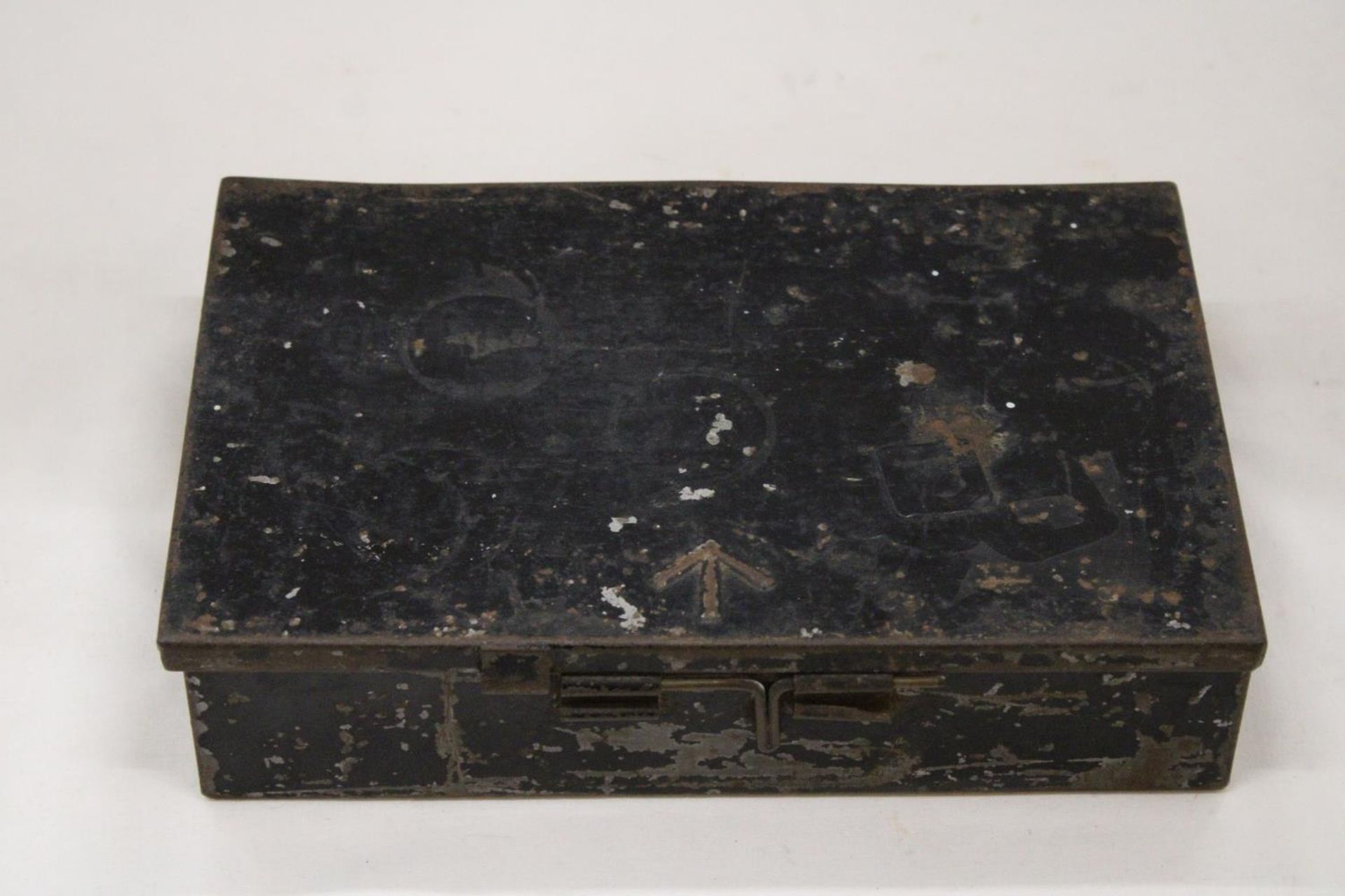 A MILITARY ISSUE TIN BOX WITH CROW'S FOOT