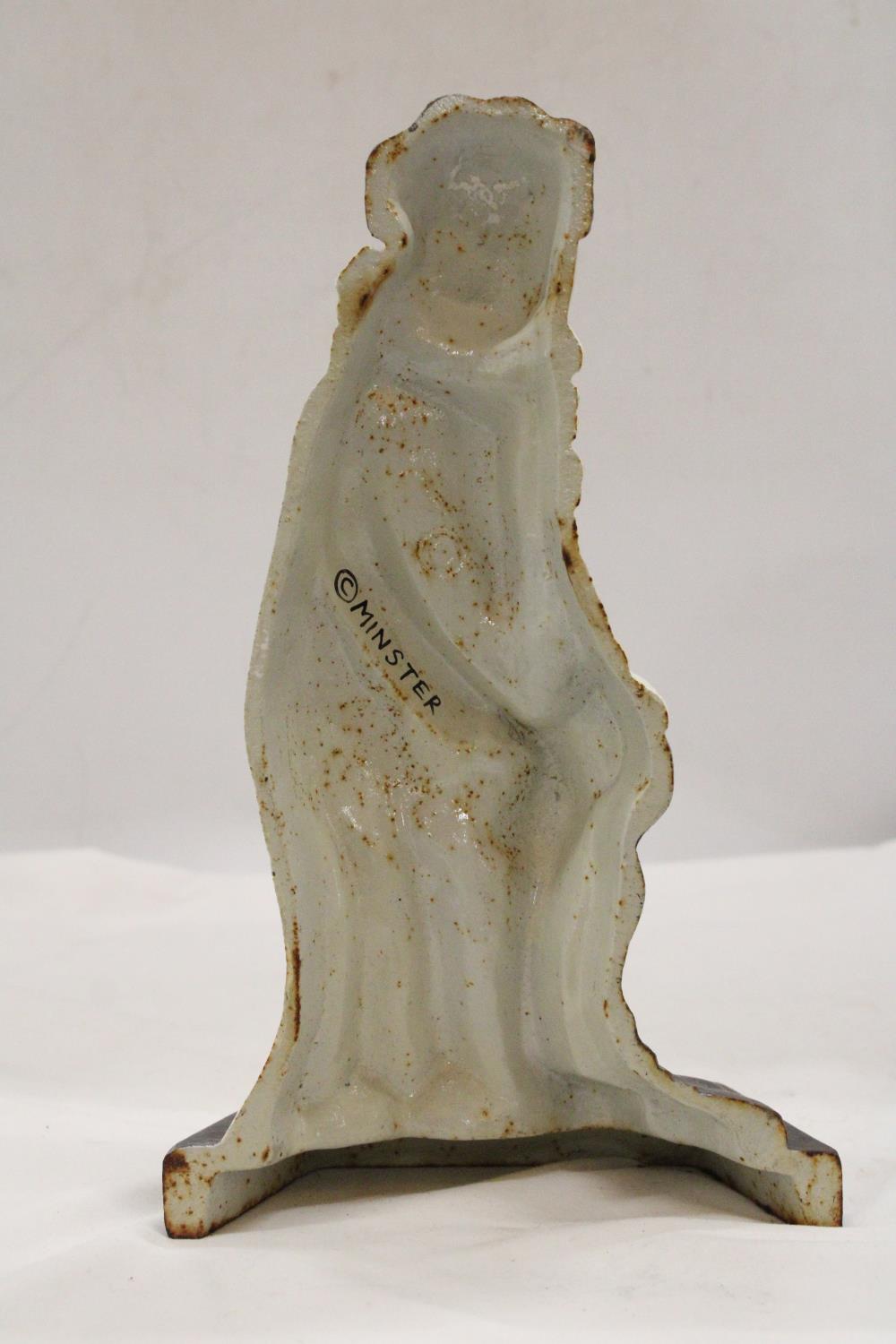 A HEAVY UNUSUAL CAST DOOR STOP 'WHAT EVERY WOMAN KNOWS', WIFE GOING THROUGH HER HUSBANDS POCKETS, - Image 4 of 5