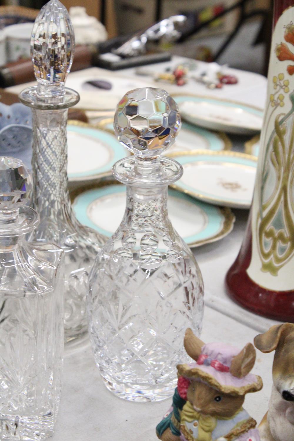 A COLLECTION OF GLASSWARE TO INCLUDE THREE GLASS DECANTERS PLUS A PAIR OF CUT GLASS LUSTRES (A/F) - Image 2 of 5