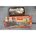 A VINTAGE TRI-ANG HORNBY, CAR-A-BELLE ELECTRIC TRAIN SET PLUS A QUANTITY OF ACCESSORIES