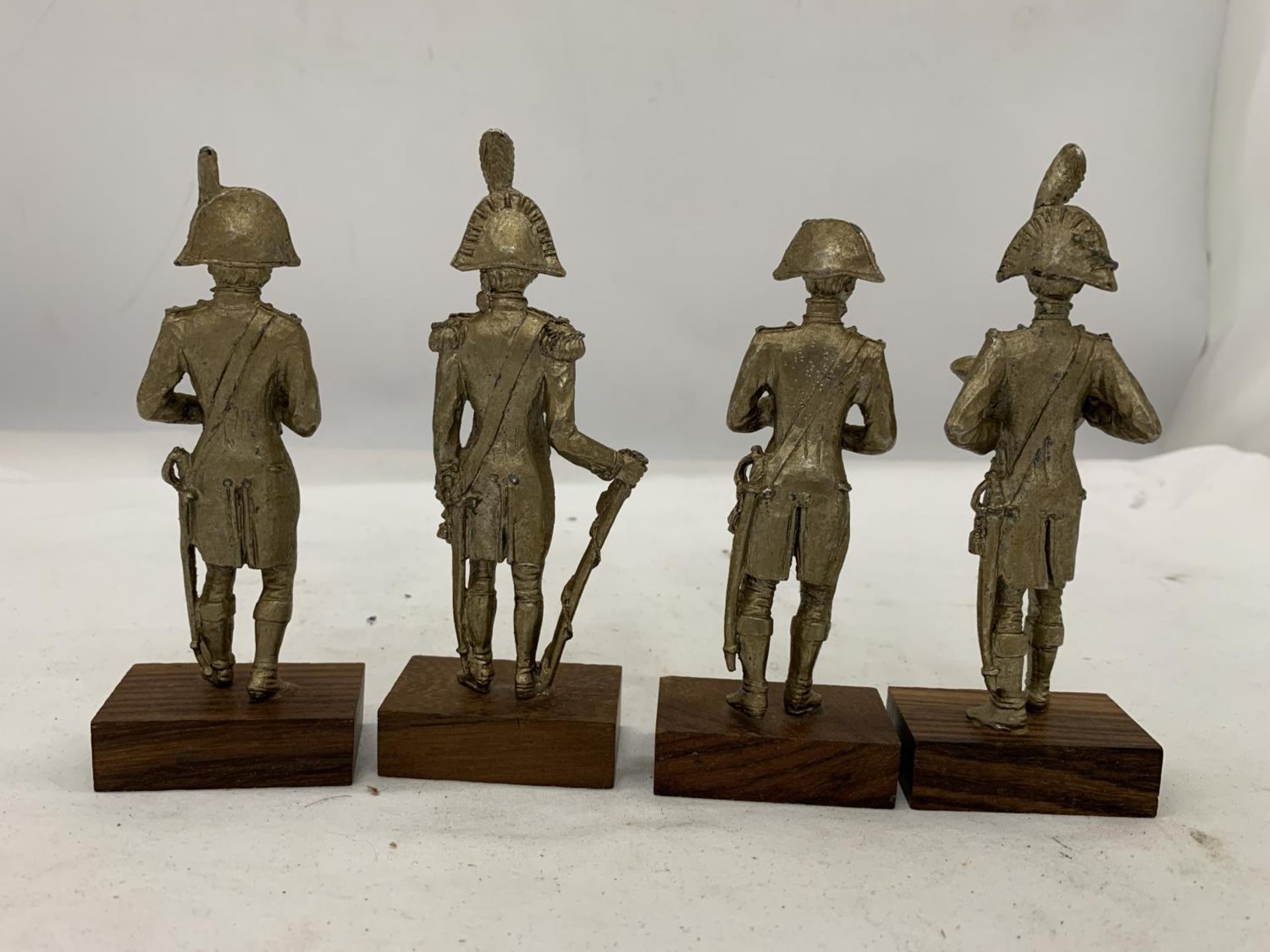 FOUR HEAVY SOLID ITALIAN MADE 5" PEWTER SOLDIERS - Image 3 of 4