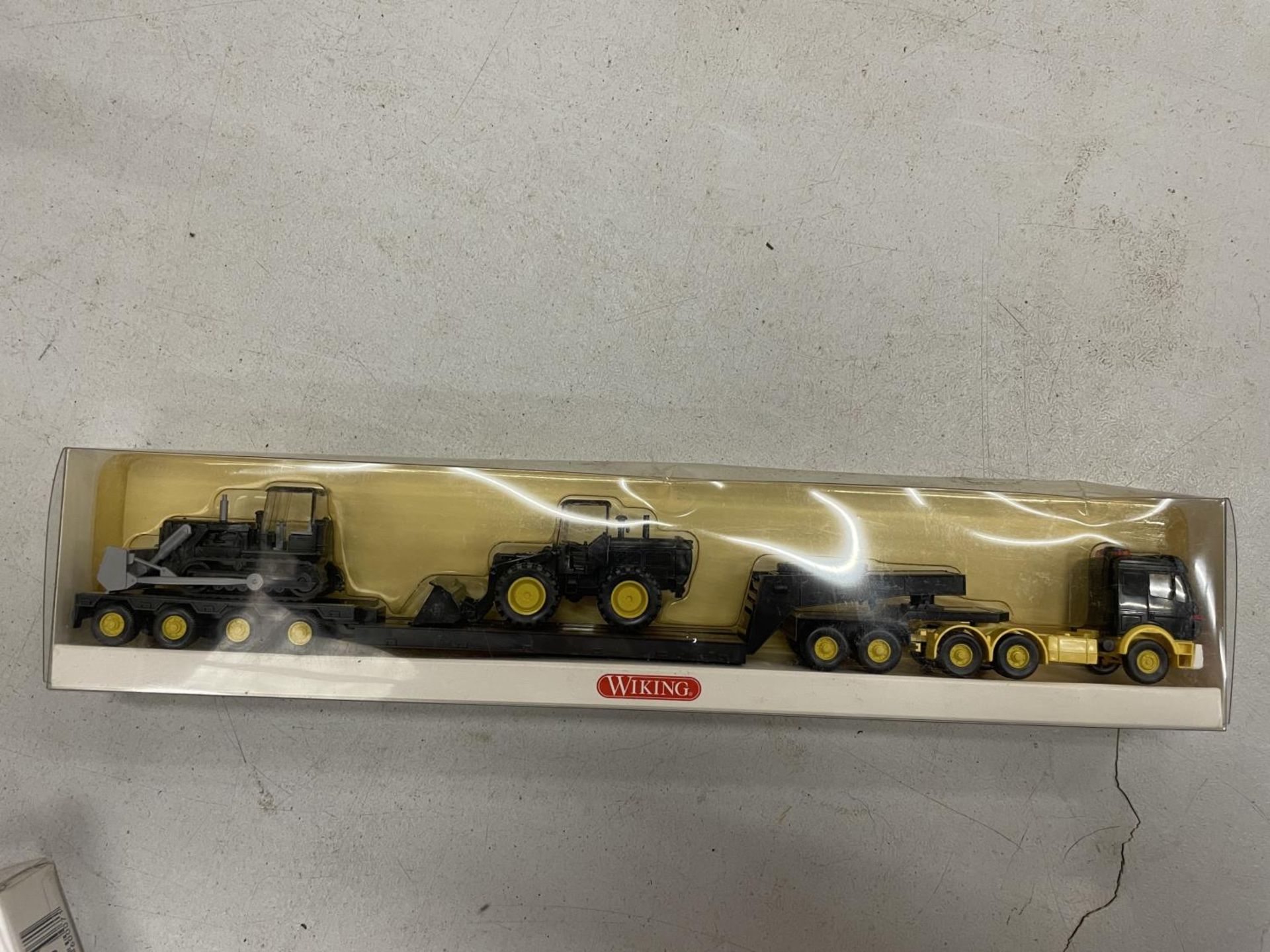 EIGHTEEN 1:87 SCALE MIXED VEHICLES, TWO UNBOXED - Image 6 of 6