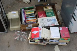 AN ASSORTMENT OF ITEMS TO INCLUDE BOOKS, MILK BOTTLES AND A VINTAGE PORCELAIN PHARMACEUTICAL POT ETC