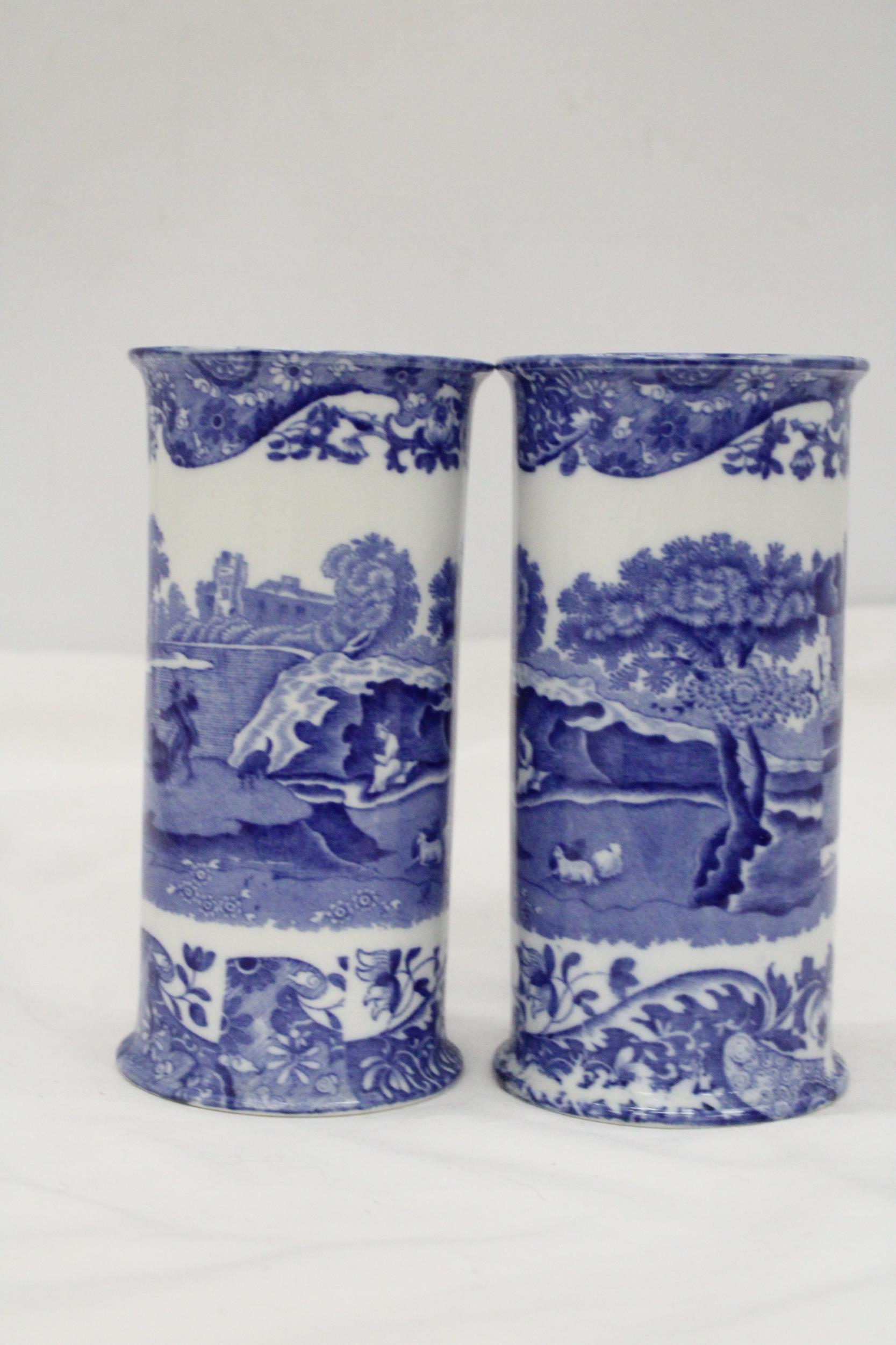 A PAIR OF COPELAND SPODE, 'ITALIAN' CYLINDER VASES, HEIGHT 15CM - Image 4 of 5