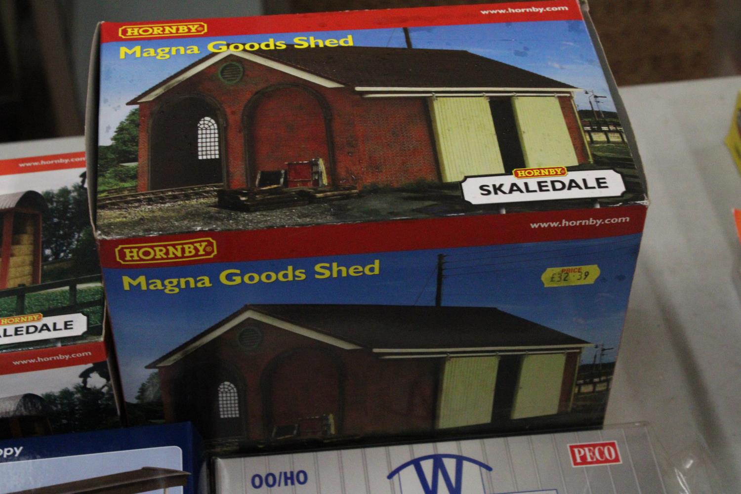 SEVEN BOXED MODEL KITS FOR TRAIN SET LANDSCAPING TO INCLUDE TWO HORNBY EXAMPLES - Image 2 of 5