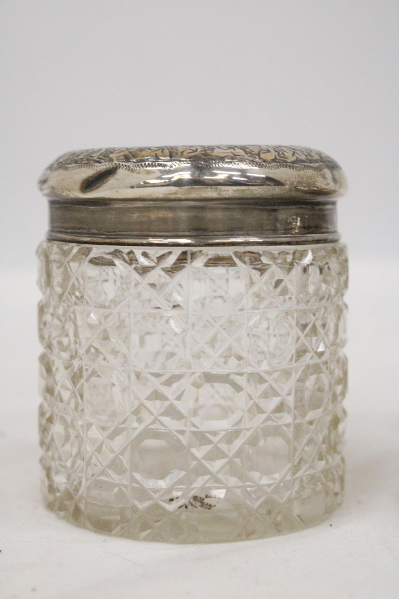 A STERLING SILVER TOP HAIR PIN JAR TOGETHER WITH A SILVER TOPPED COCKTAIL STICK HOLDER - Image 6 of 6