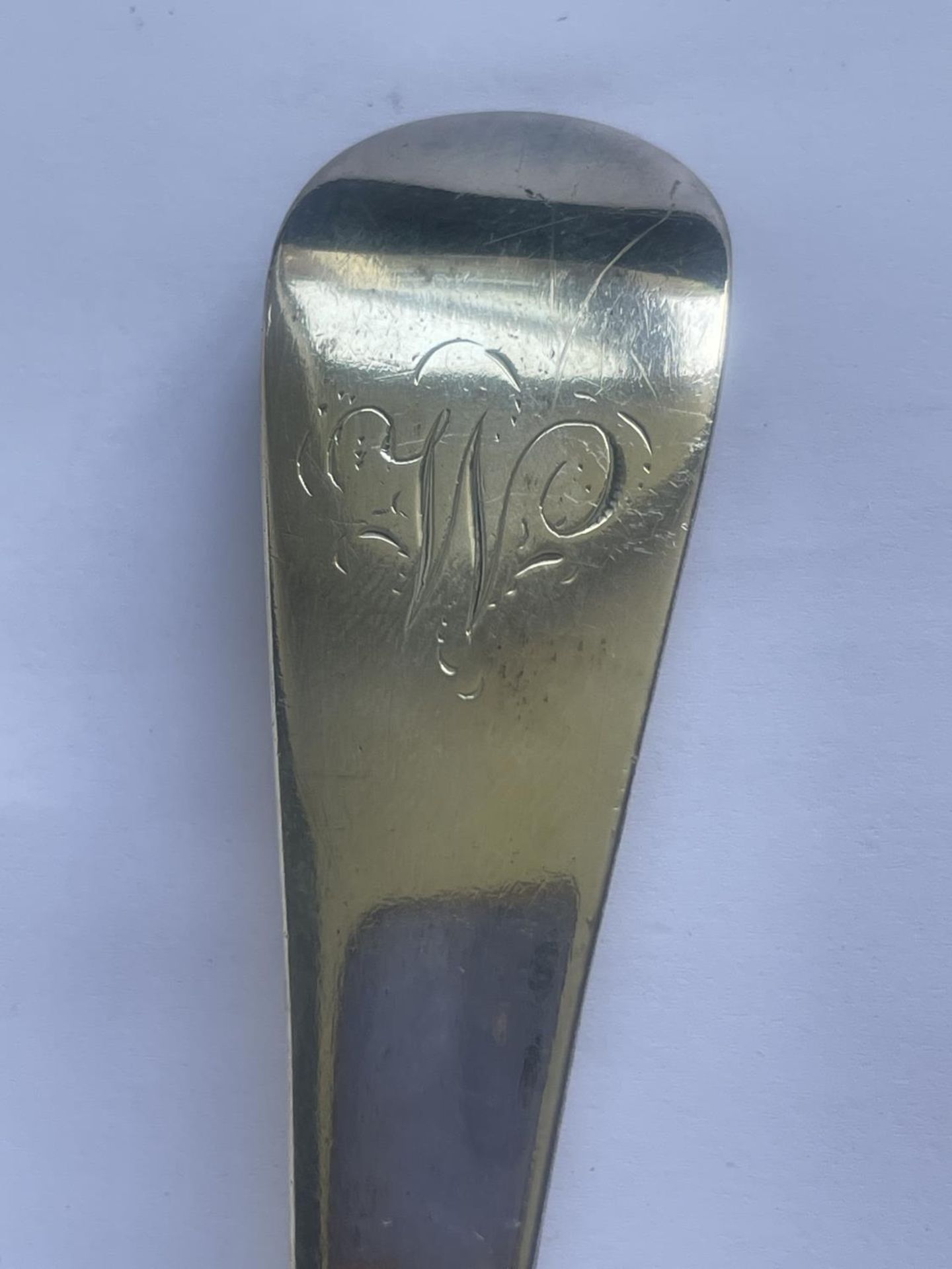 THREE HALLMARKED GEORGIAN SILVER SERVING SPOONS GROSS WEIGHT 256 GRAMS - Image 3 of 5