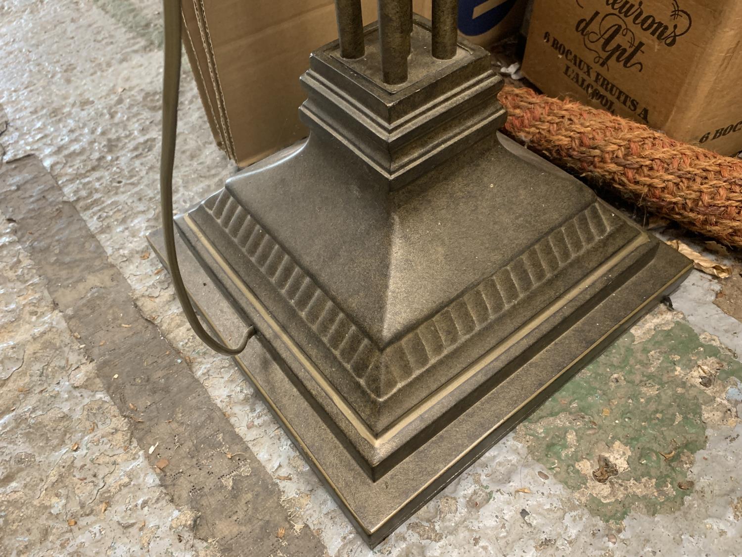 A HEAVY METAL, COLUMN, UPLIGHTER STANDARD LAMP, WITH PEDESTAL BASE, 5FT, 6" TALL - Image 2 of 4