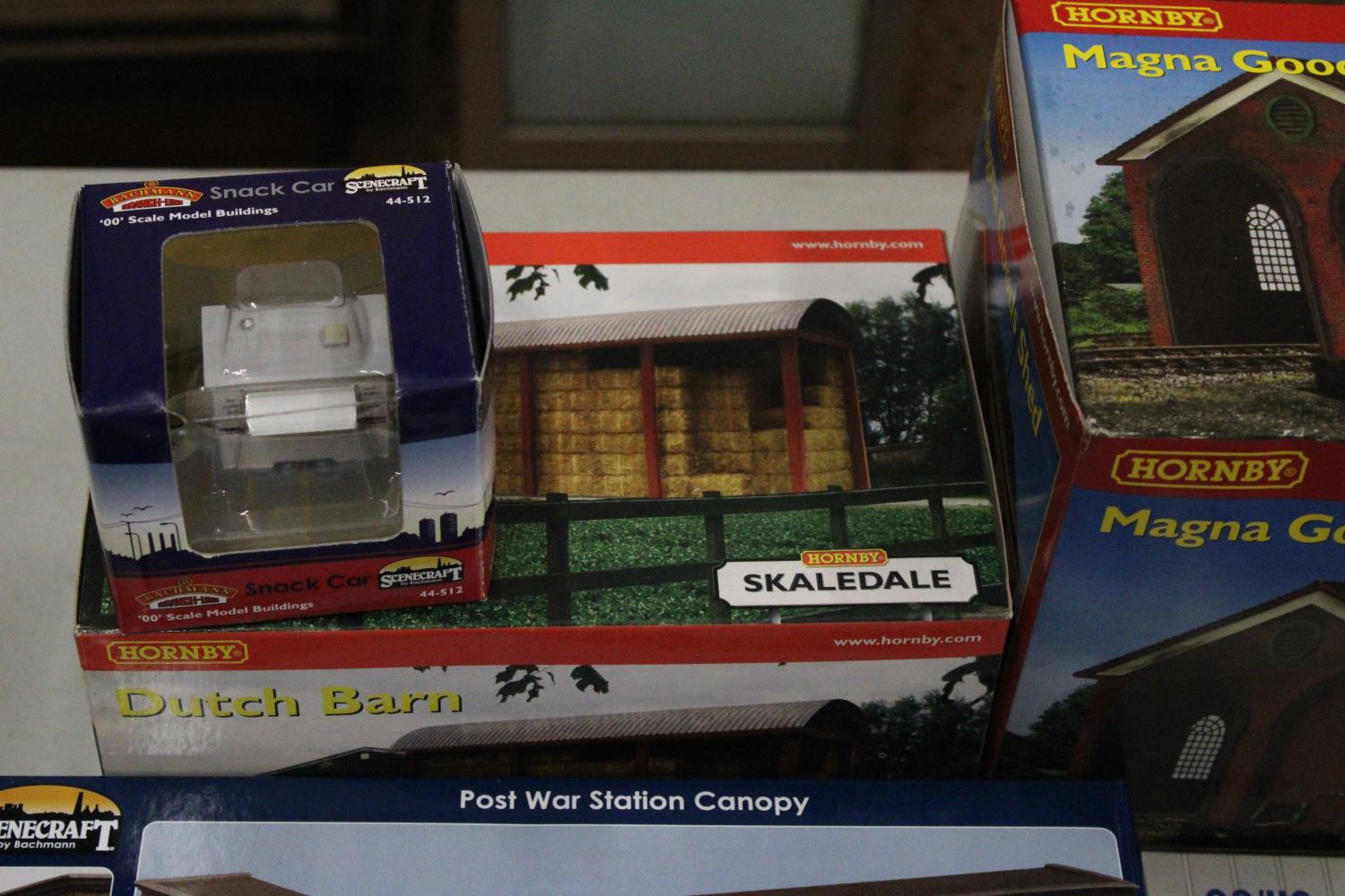 SEVEN BOXED MODEL KITS FOR TRAIN SET LANDSCAPING TO INCLUDE TWO HORNBY EXAMPLES - Image 3 of 5