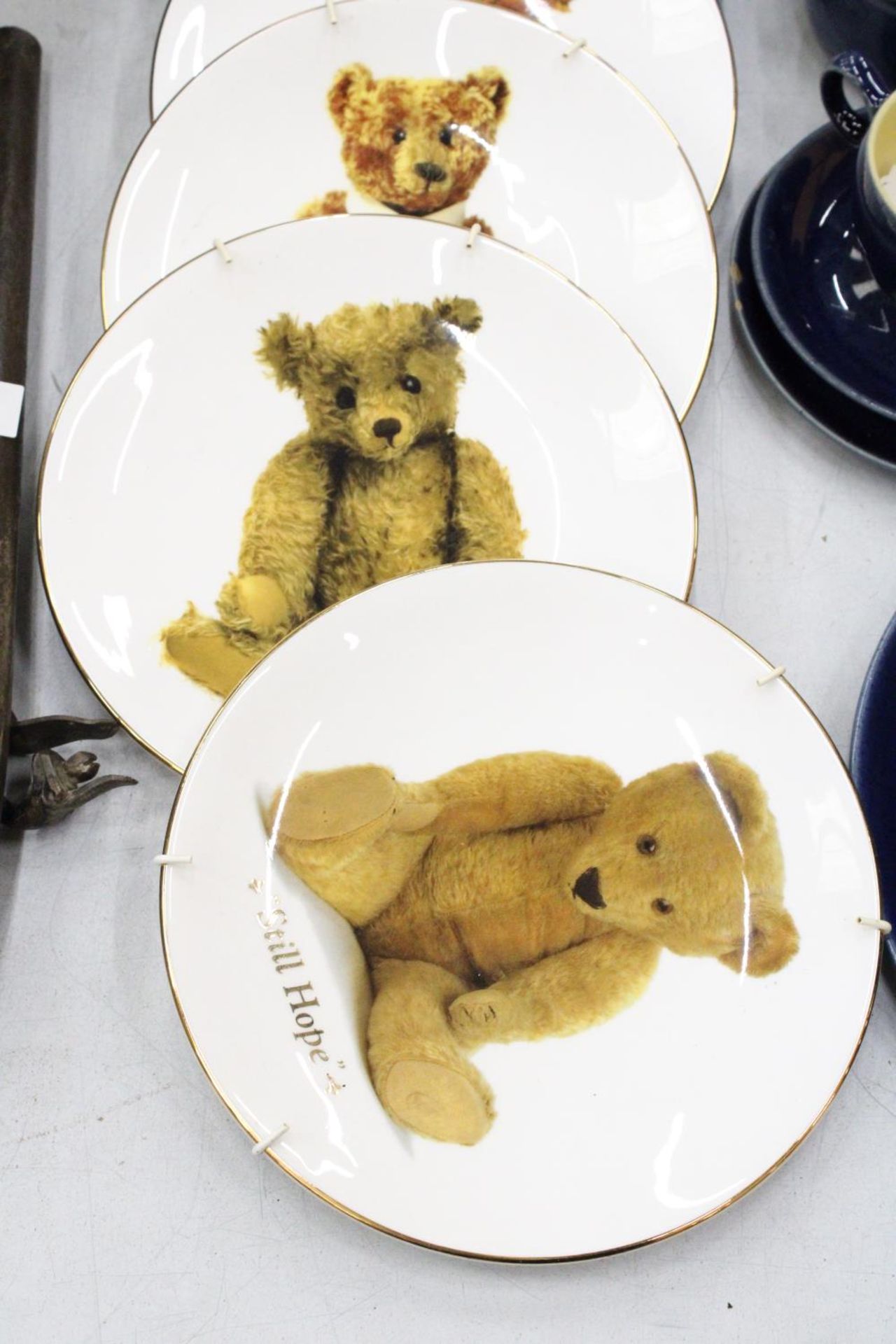 SEVEN ROYAL WORCESTER COLLECTOR'S PLATES FROM THE ULTIMATE TEDDY BEAR PLATE COLLECTION - LIMITED - Image 4 of 5