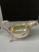 A BOODLE AND DUNTHORNE LORD STREET LIVERPOOL HALLMARKED CHESTER SILVER SAUCE BOAT GROSS WEIGHT 145