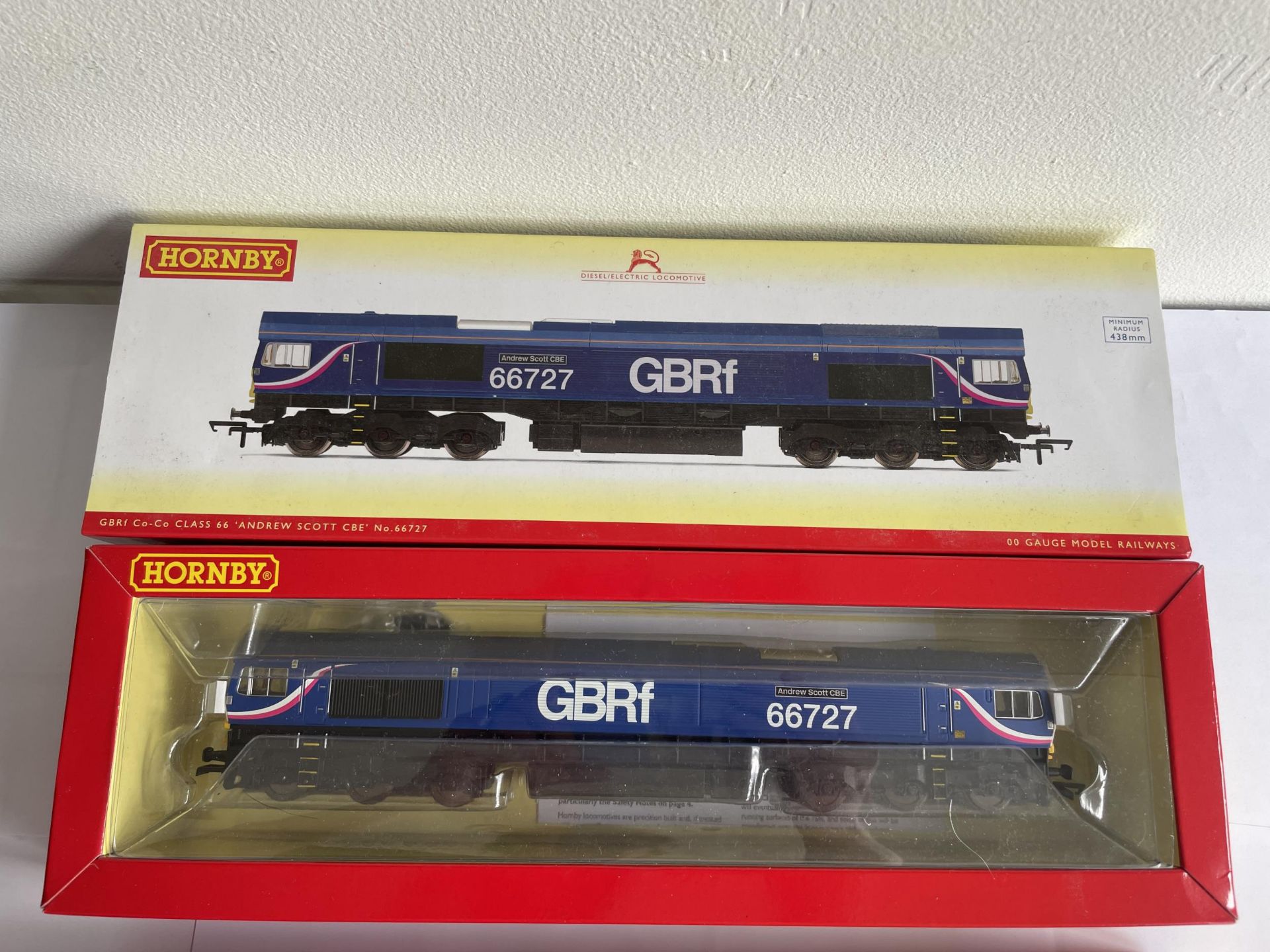 TWO BOXED HORNBY 00 GAUGE ENGINES TO INCLUDE ST PADDY AND ANDREW SCOTT CBE - Image 2 of 5