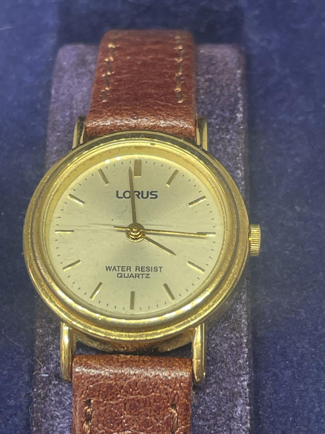 A LORUS WRIST WATCH IN A PRESENTATION BOX SEEN WORKING BUT NO WARRANTY - Image 2 of 3