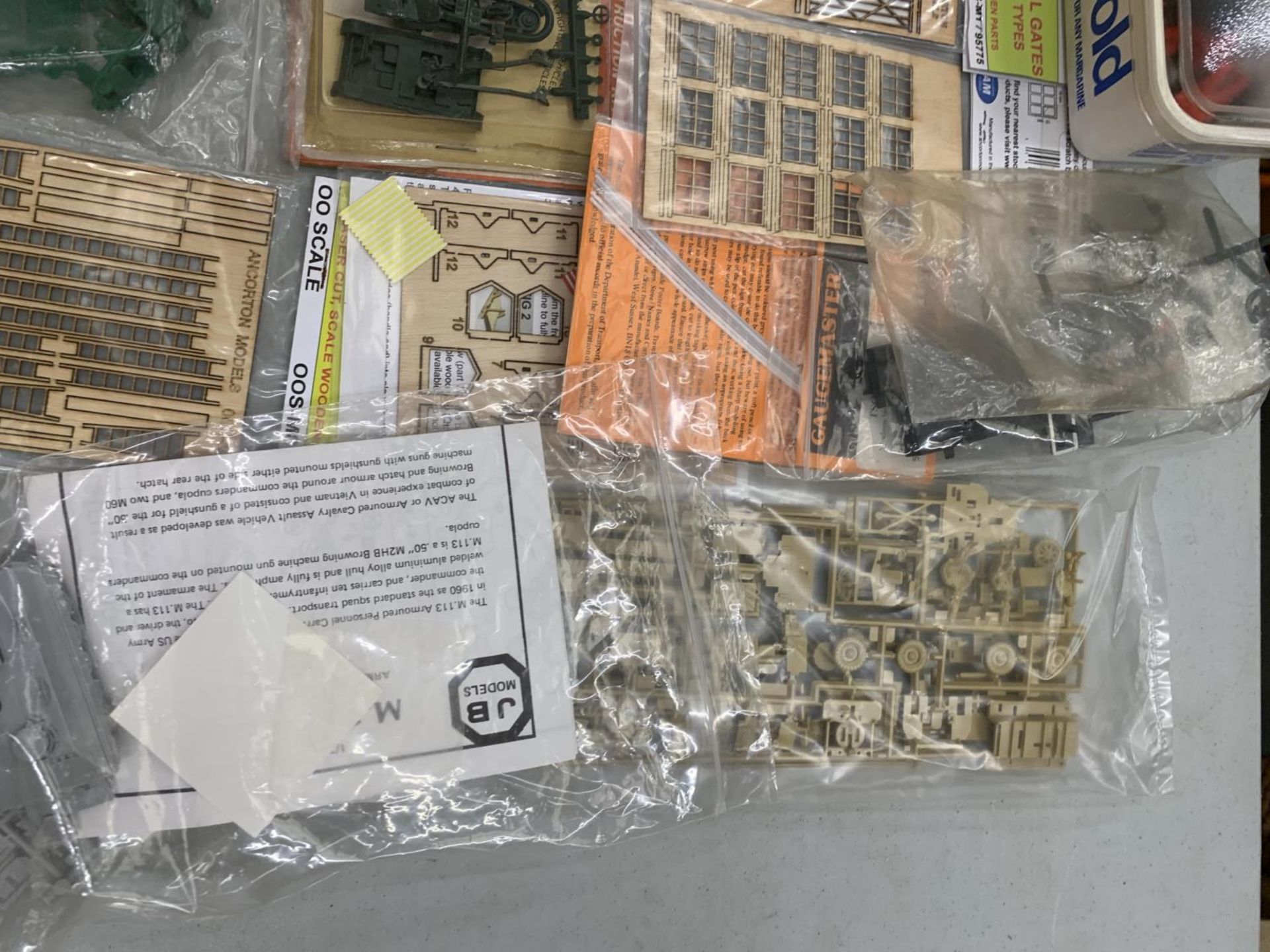 A QUANTITY OF MODEL MAKING KITS AND ACCESSORIES - Image 6 of 7