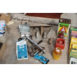 AN ASSORTMENT OF ITEMS TO INCLUDE FLASHING LIGHTS TROWELS AND CHAIN ETC
