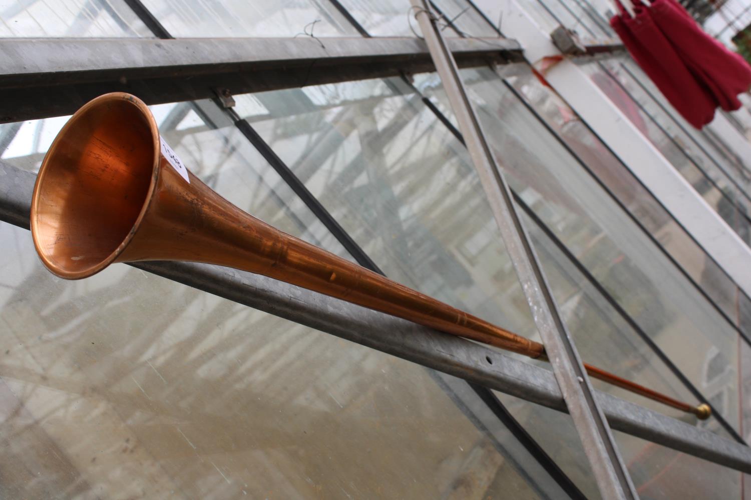 A VINTAGE COPPER AND BRASS COACHING HORN - Image 2 of 3