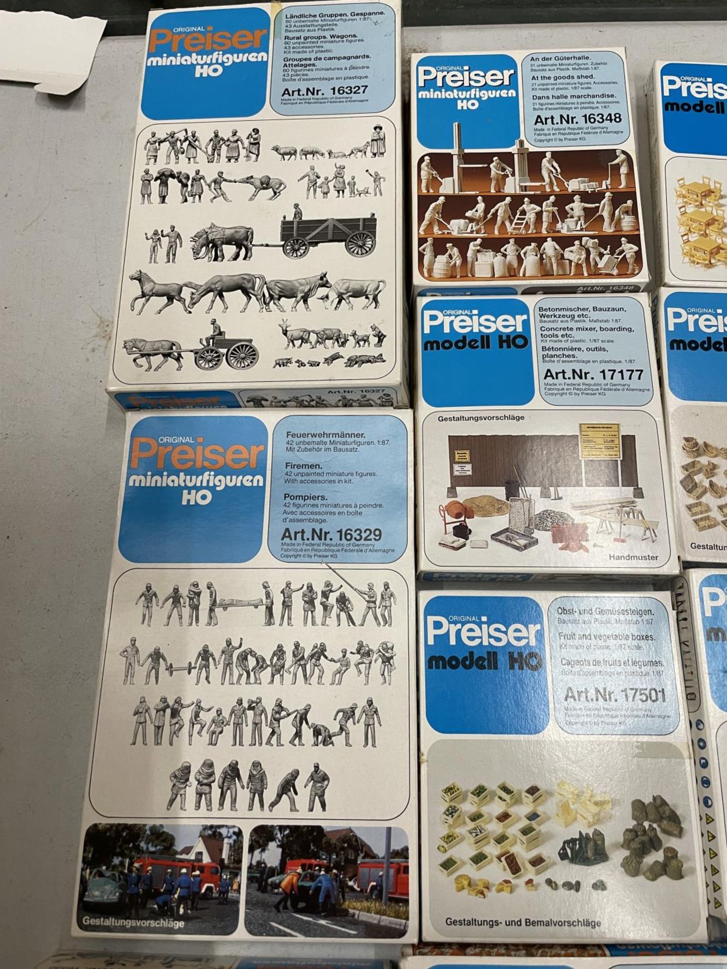 A LARGE COLLECTION OF BOXED PREISER MODELL HO FIGURES AND VEHICLES - Bild 2 aus 9
