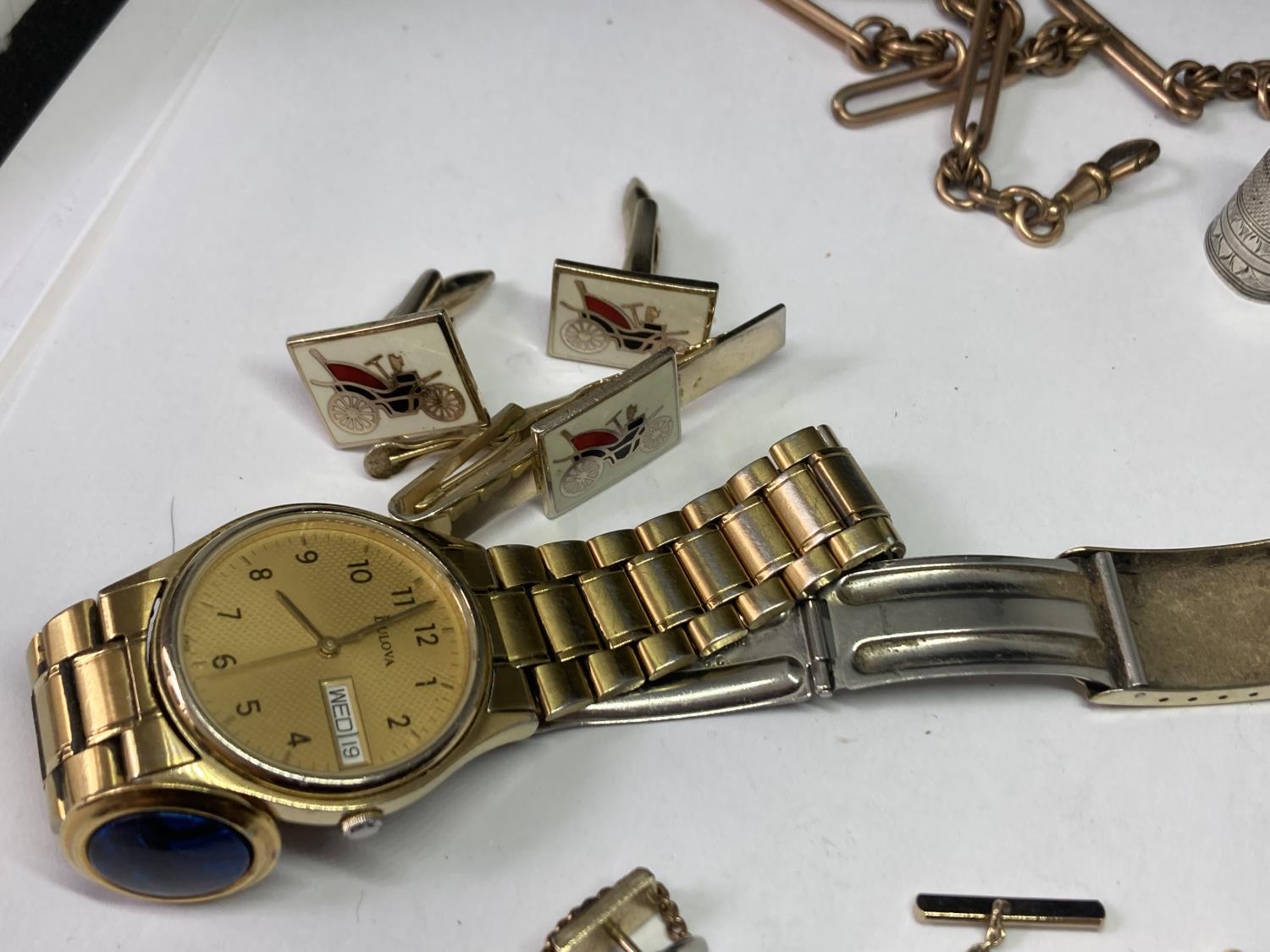 VARIOUS ITEMS TO INCLUDE AN 18 CARAT GOLD PLATED CHAIN, CUFFLINKS, TIE PINS, BOXED FESTIVAL OF - Image 3 of 4