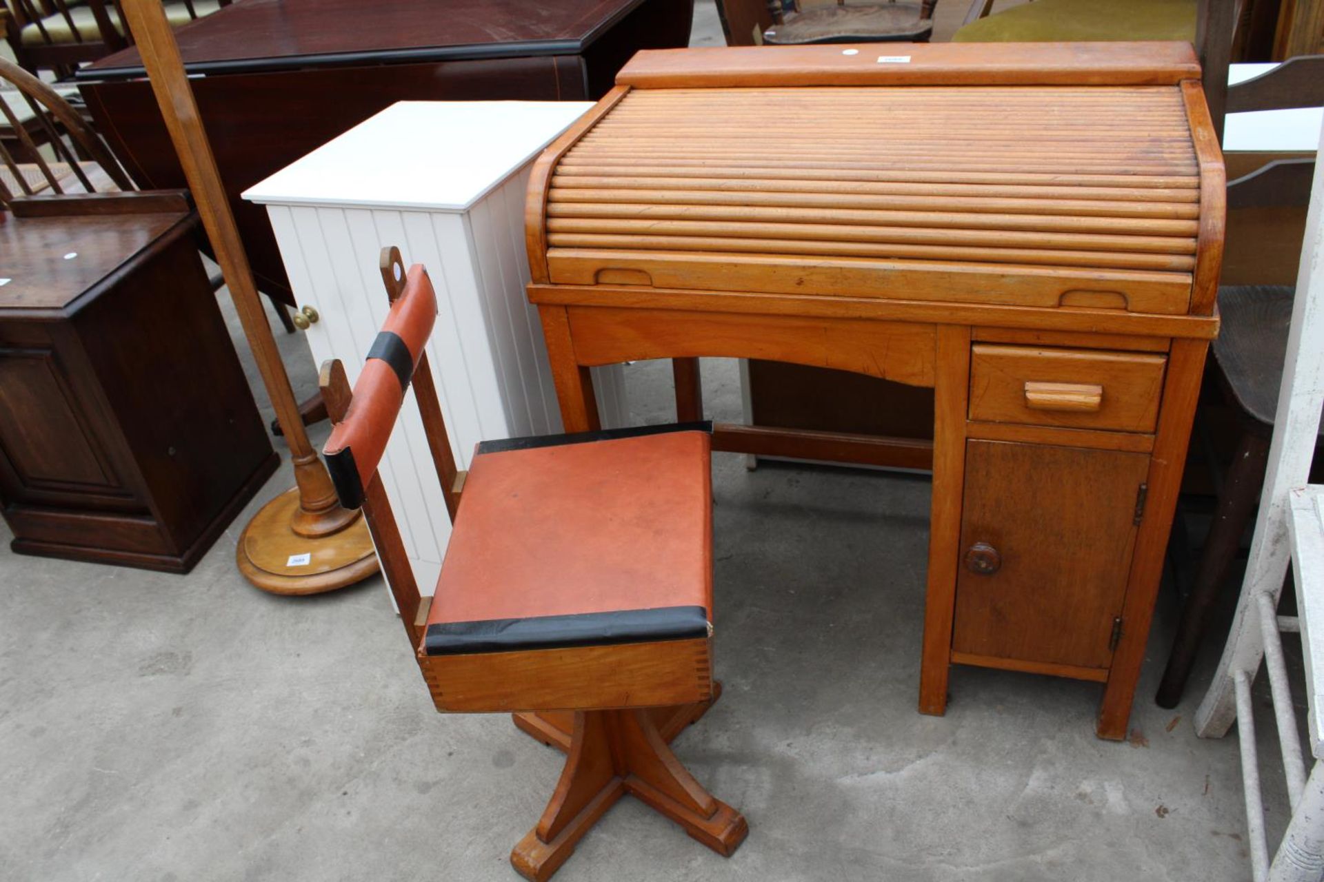 A MID 20TH CENTURY CHILDS ROLL-TOP DESK AND A SWIVEL CHAIR - Image 2 of 3