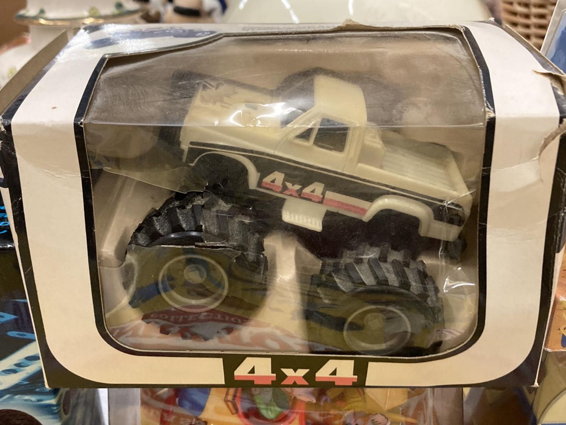 AN ASSORTMENT OF BOXED VEHICLES TO INCLUDE VINTAGE MINIATURES, CORGI KOALA BROTHERS, YESTERYEARS, - Image 4 of 10