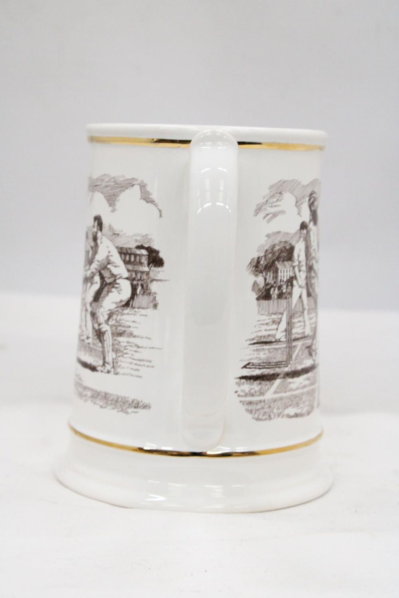 A LARGE LIMITED EDITION FRANKLIN PORCELAIN ASHES TANKARD 1882-1982 - APPROXIMATELY 16CM HIGH - Image 4 of 5