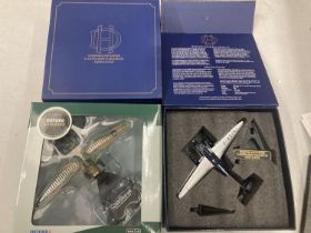 TWO BOXED OXFORD PLANES