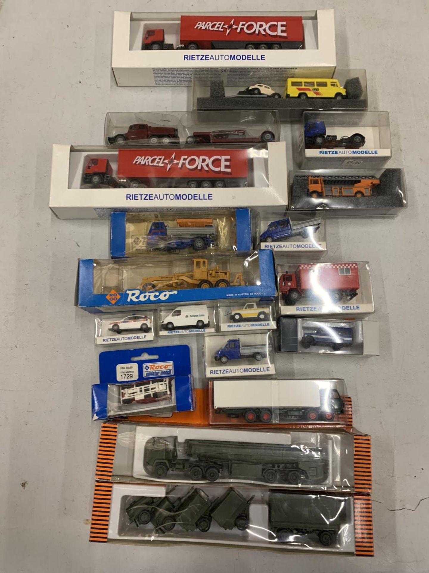 NINETEEN BOXED VEHICLES AND SETS TO INCLUDE ROCO, RIETZE ETC