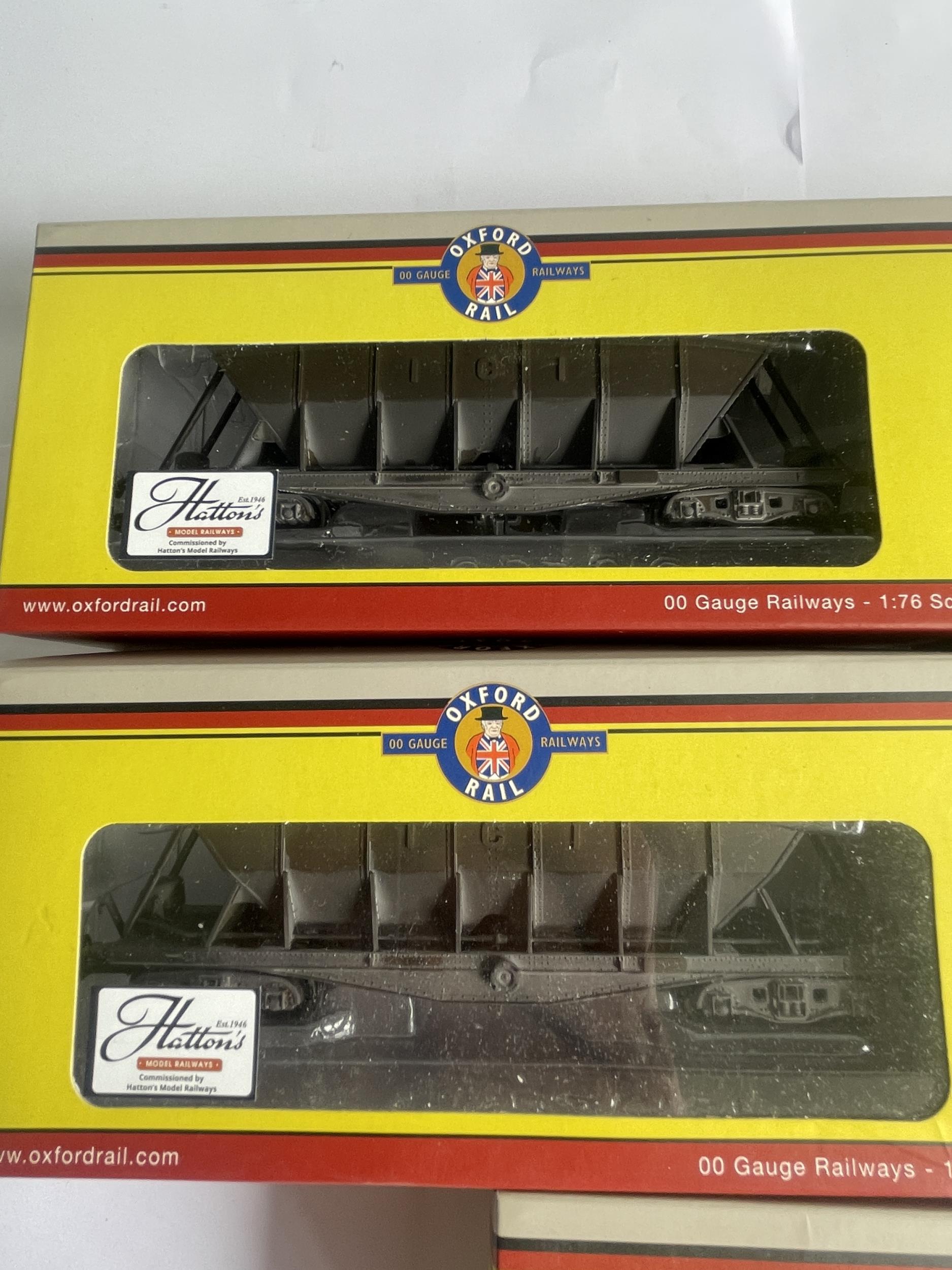 FIVE BOXED OXFORD RAIL 00 GAUGE FREIGHT HOPPER WAGONS - Image 2 of 4