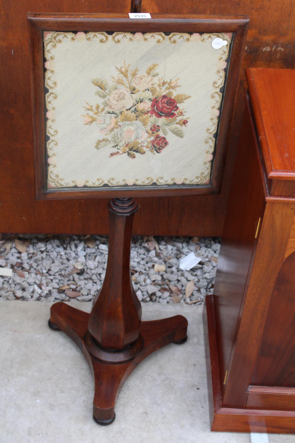 A VICTORIAN ROSEWOOD POLE SCREEN WITH INSET FLORAL WOOLWORK PANEL - Image 2 of 3