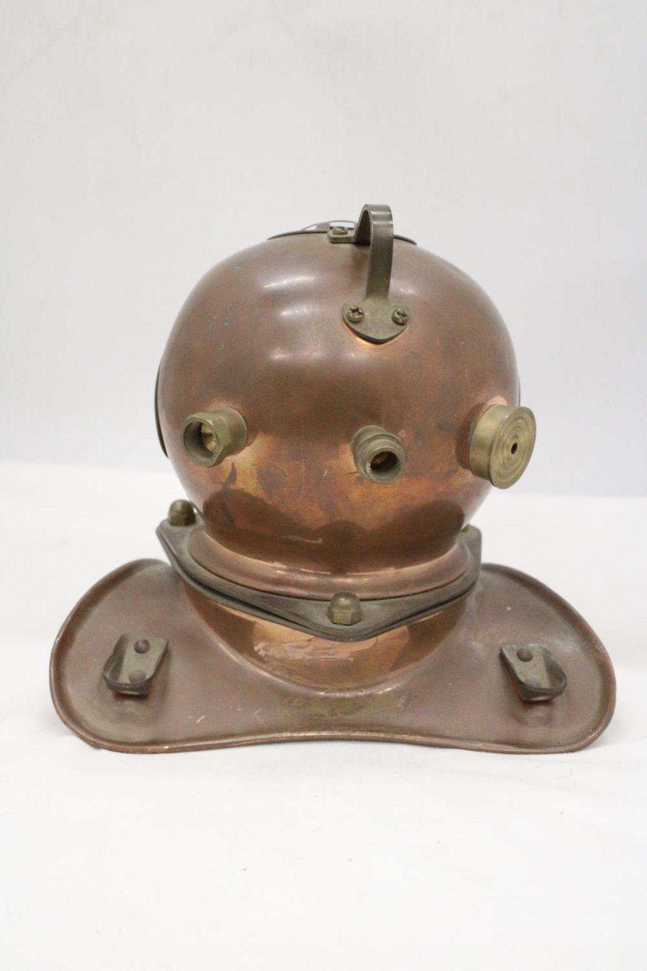 A VINTAGE COPPER AND BRASS DIVERS HELMET - Image 3 of 6
