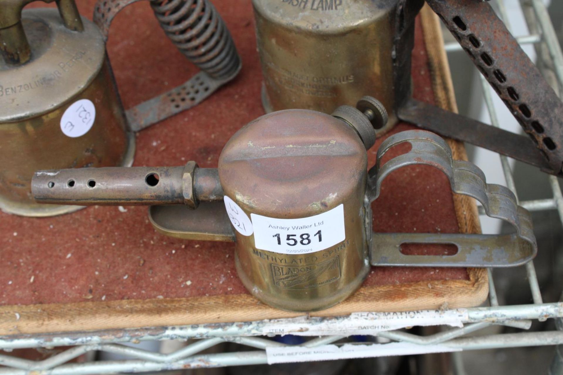 THREE VINTAGE BRASS BLOW TORCHES TO INCLUDE A BLADON AND AN MF AB ETC - Image 3 of 5
