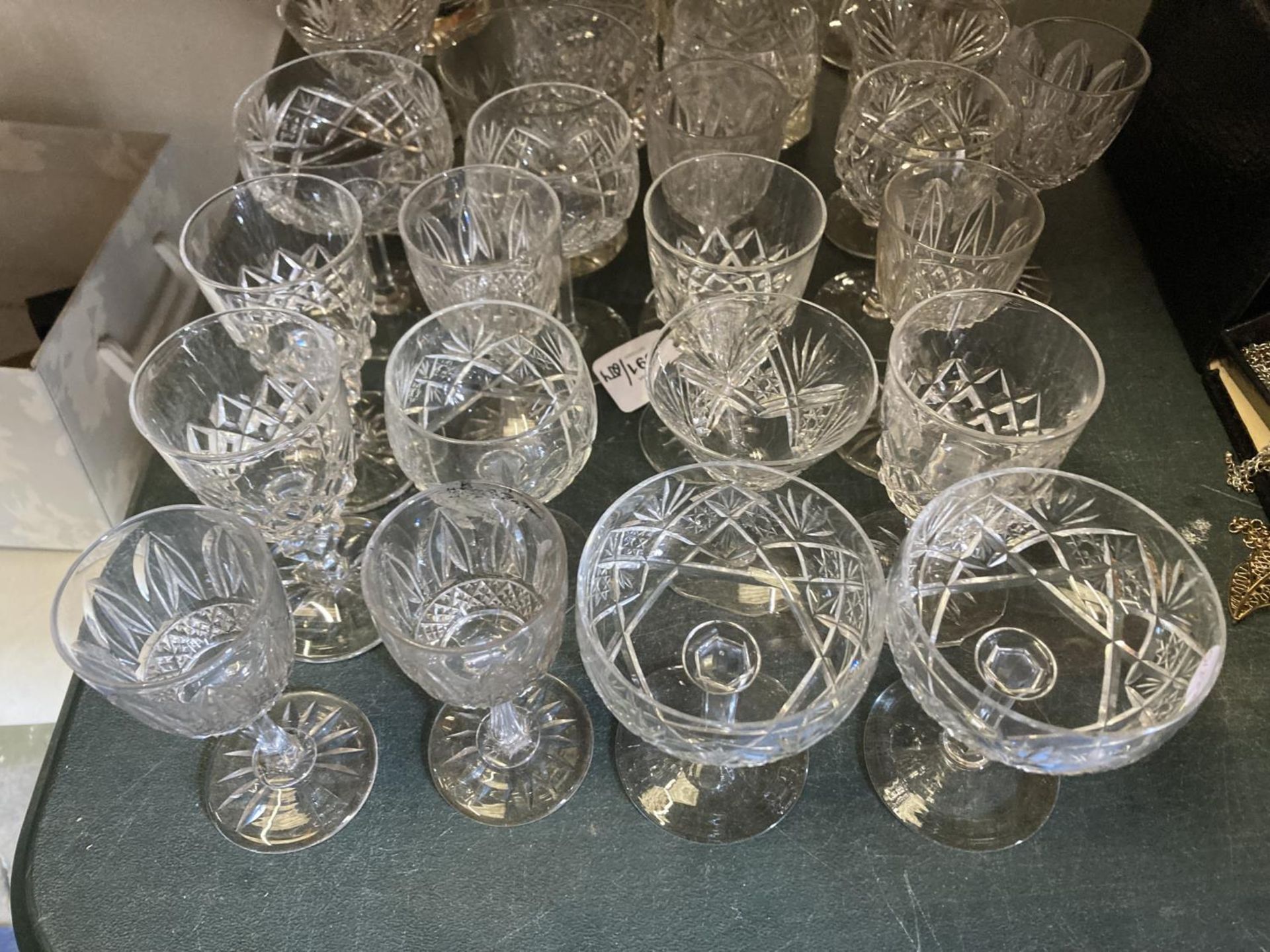 A QUANTITY OF CUT GLASSES TO INCLUDE SHERRY, COCKTAIL, TUMBLERS, PORT, ETC - Image 6 of 6