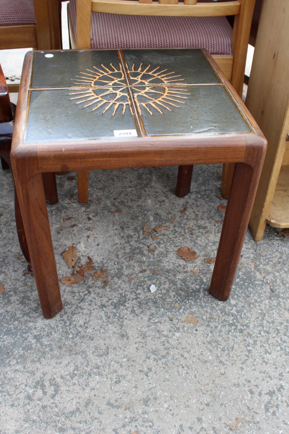 A RETRO TEAK TILED TOP LAMP TABLE, 18" SQUARE