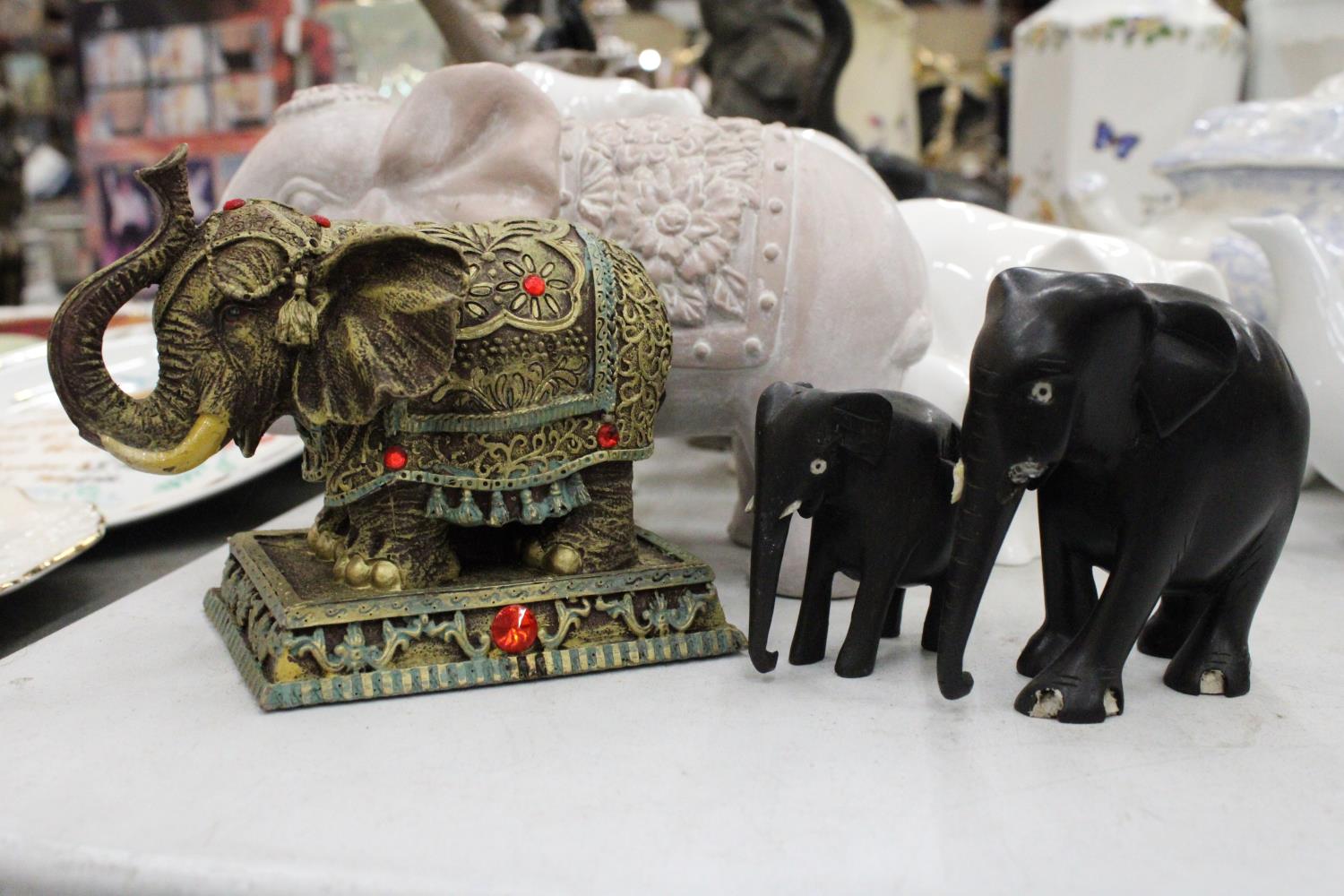 A COLLECTION OF ELEVEN ELEPHANT FIGURES INCLUDING WOODEN AND CERAMIC - Image 2 of 6