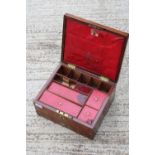 A VINTAGE MAHOGANY JEWELLERY/STORAGE BOX WITH SECRET COMPARTMENT AND LOCK