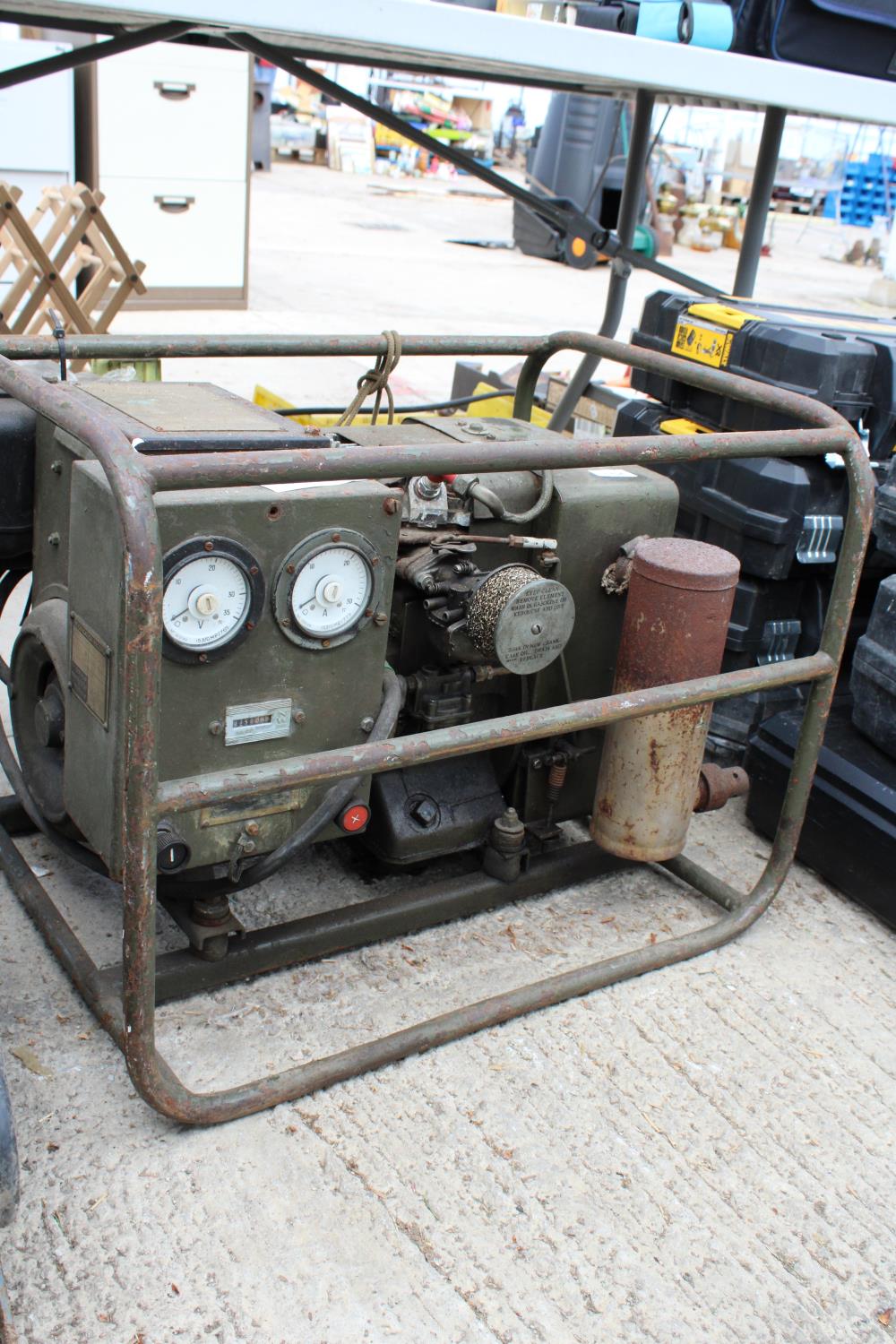 A BELIEVED LATE 1940'S MILITARY 24V CHARGER - Image 2 of 3