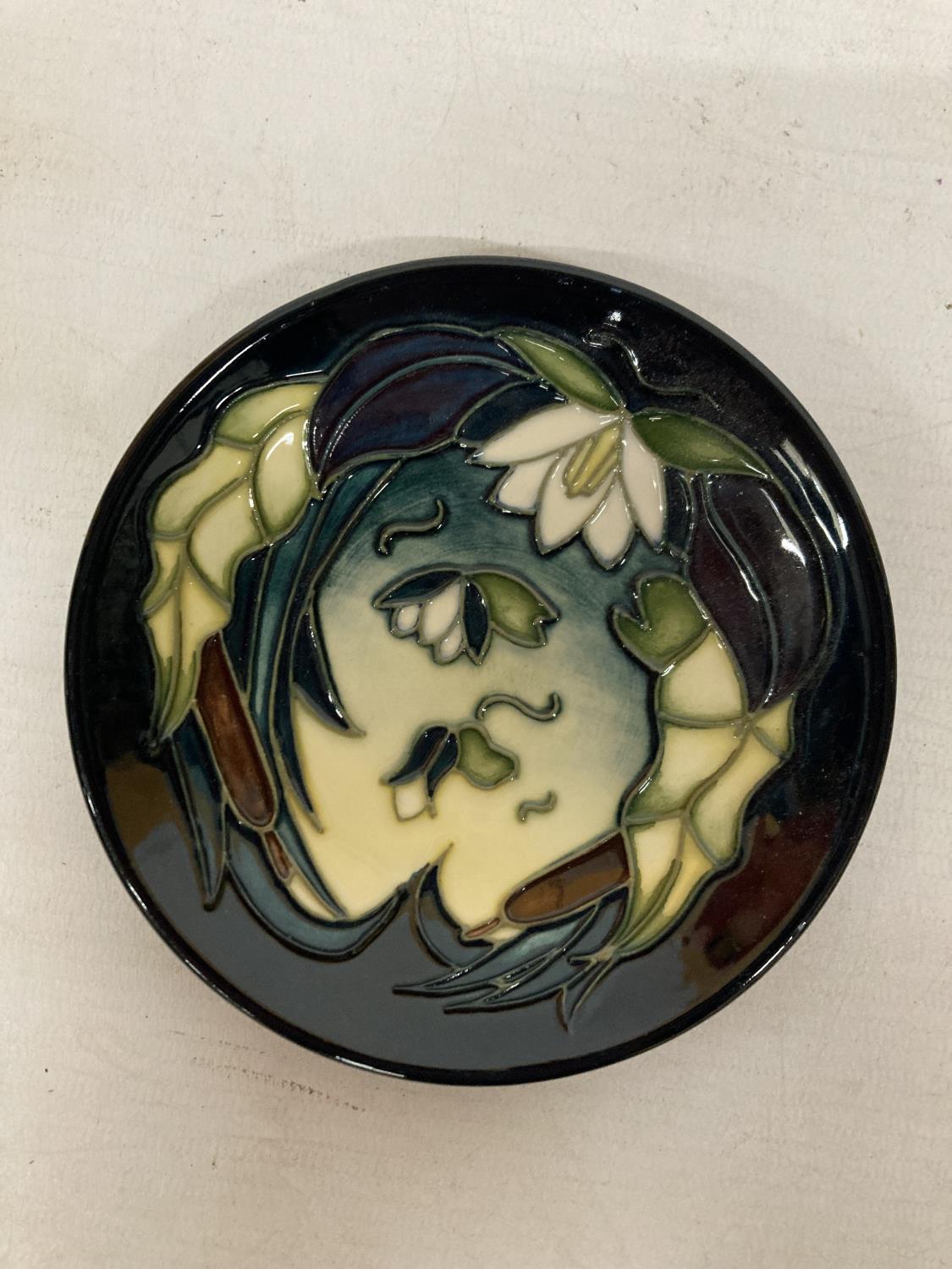 A MOORCROFT LILY PIN DISH