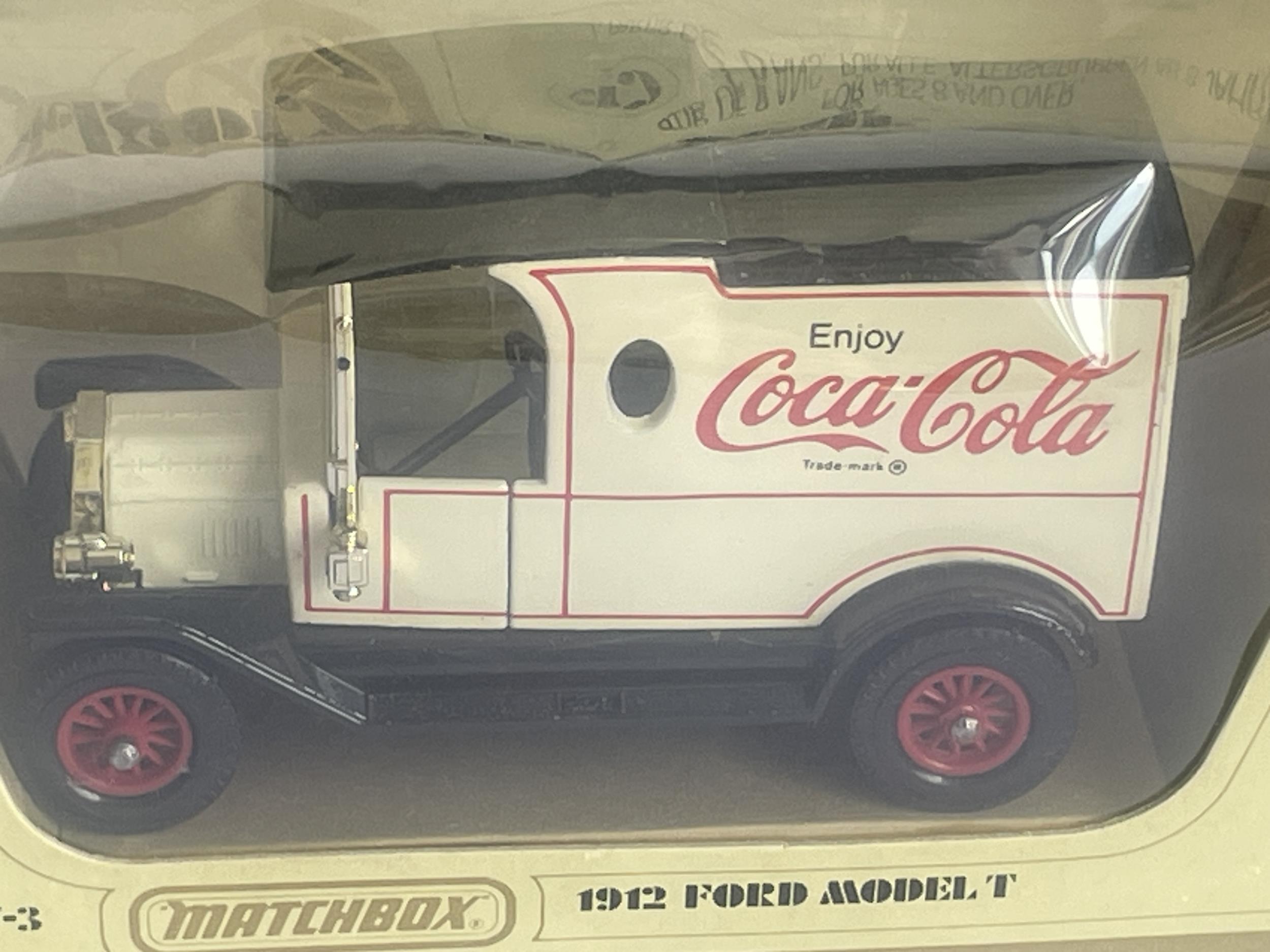 A BOXED MODELS OF YESTERYEAR COCA COLA 1912 FORD MODEL T - Bild 2 aus 4