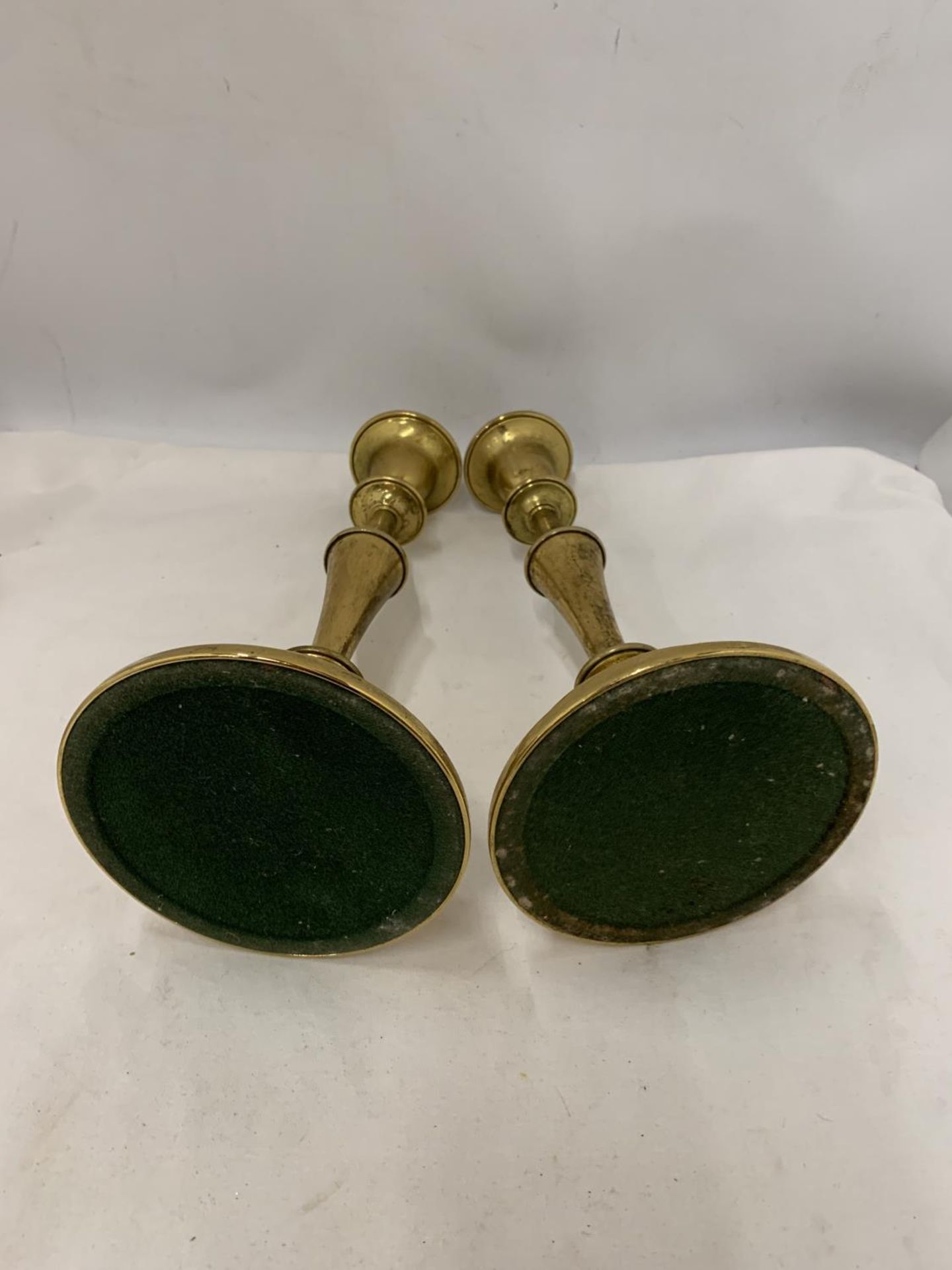 TWO LARGE BRASS CANDLESTICKS 27 CM - Image 2 of 3