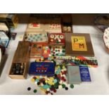 A QUANTITY OF GAMES, ETC TO INCLUDE DOMINOES, DRAUGHTS, DARTS, TIDDLYWINKS, PLAYING CARDS, ETC