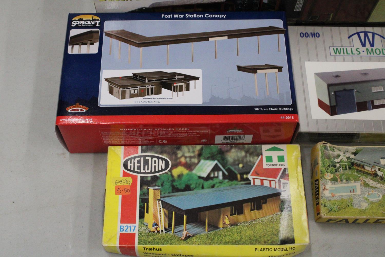 SEVEN BOXED MODEL KITS FOR TRAIN SET LANDSCAPING TO INCLUDE TWO HORNBY EXAMPLES - Image 4 of 5