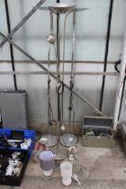 AN ASSORTMENT OF FLOOR LAMPS, TABLE LAMPS AND LIGHT FITTINGS ETC