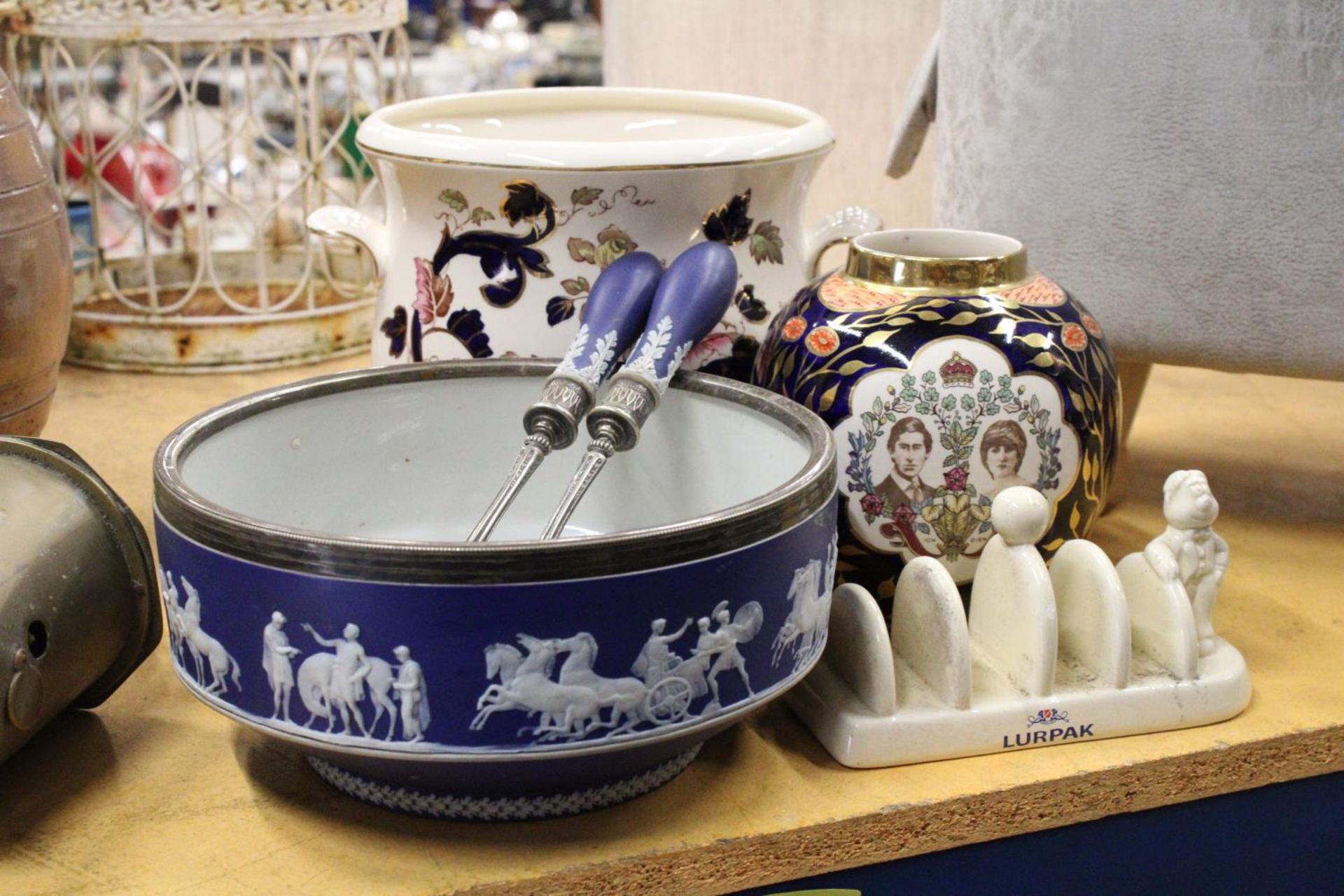 A LARGE WEDGWOOD JASPERWARE STYLE BOWL WITH METAL RIM AND SERVERS, A MASON'S MANDALAY PLANTER,