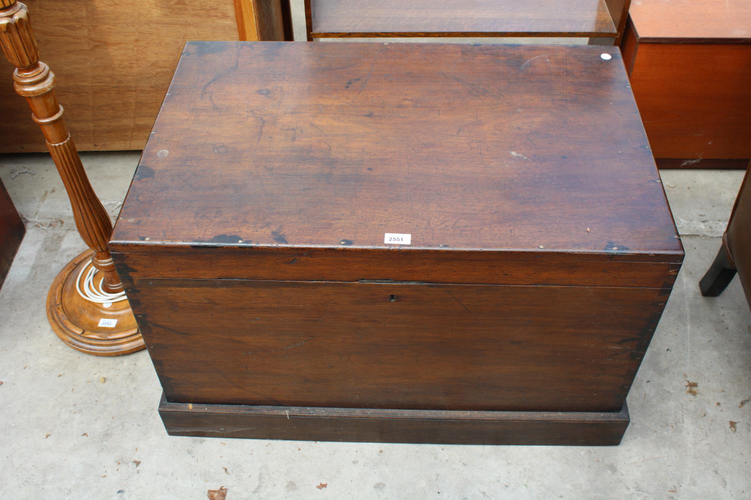 A 19TH CENTURY MAHOGANY BLANKET/SILVER CHEST WITH BRASS CARRYING HANDLE, 34" X 22"